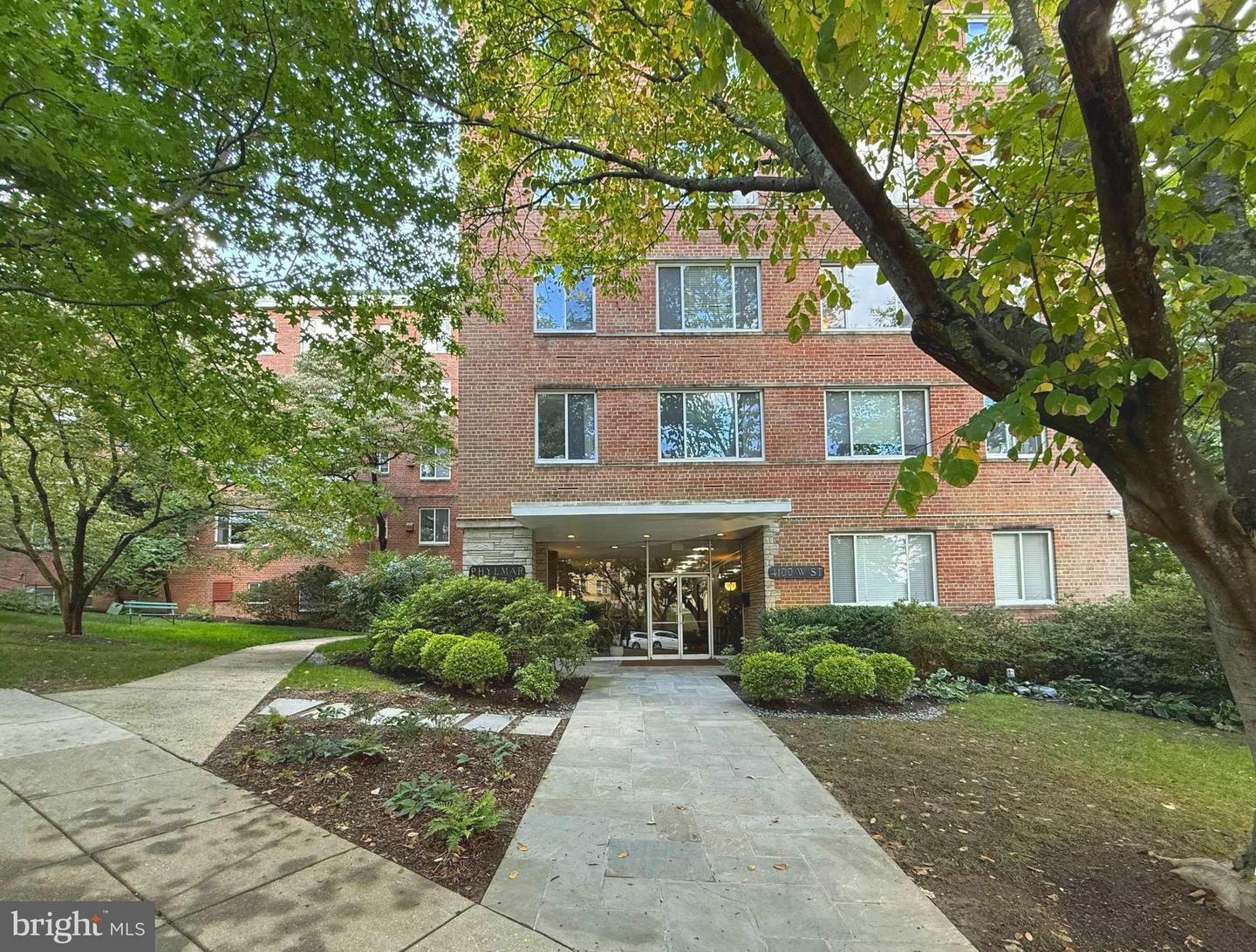 Property Photo: 4100 W Street NW 411 DC 20007