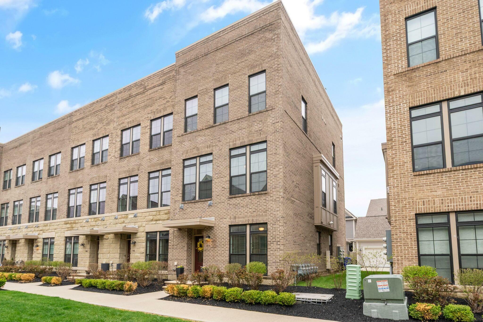 984 Pullman Place  Columbus OH 43212 photo