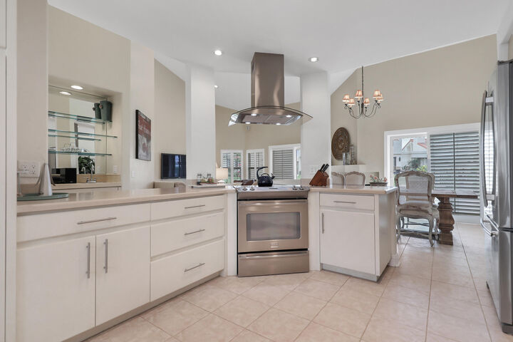 Property Photo: 77463 Calle Mazatlan CA 92253