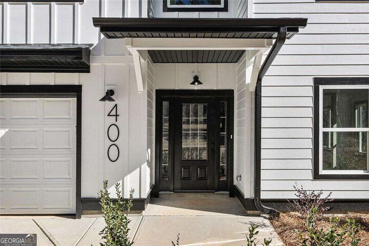 Property Photo: 400 Stone Lea Trace GA 30054