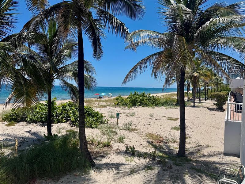 Property Photo: 1360 S Ocean Blvd 605 FL 33062