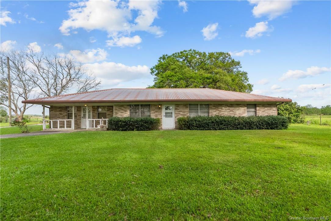 Property Photo: 21182 99 Highway LA 70591