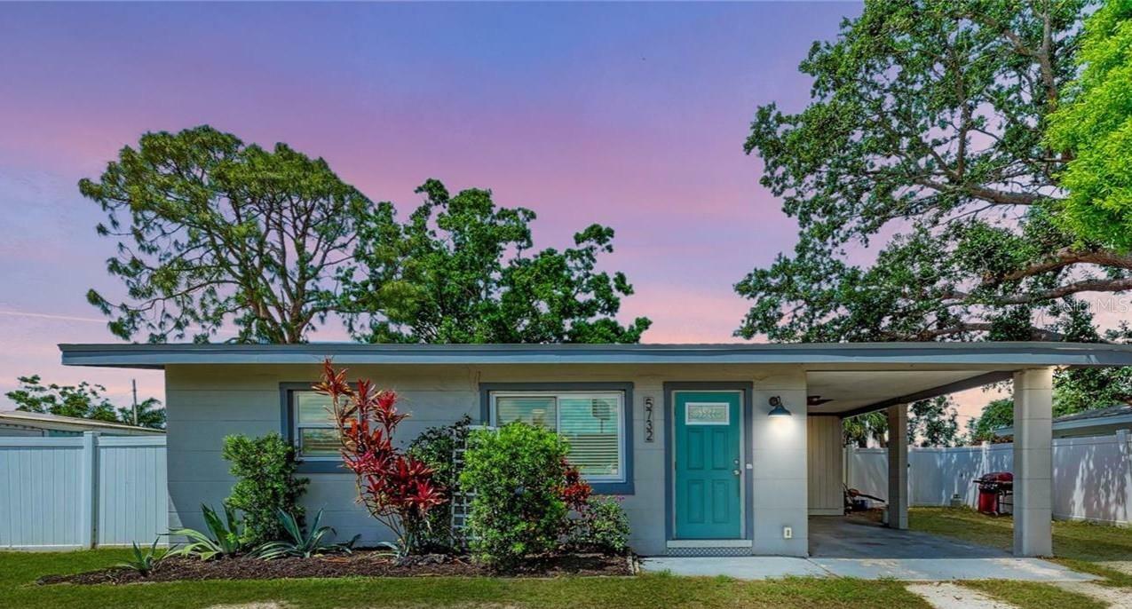Property Photo: 5732 Beneva Road FL 34233