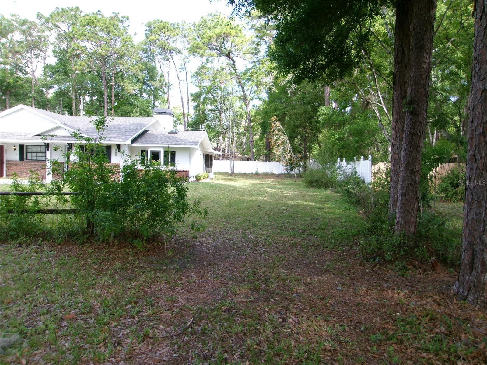 Property Photo: 26225 Troon Avenue FL 32776