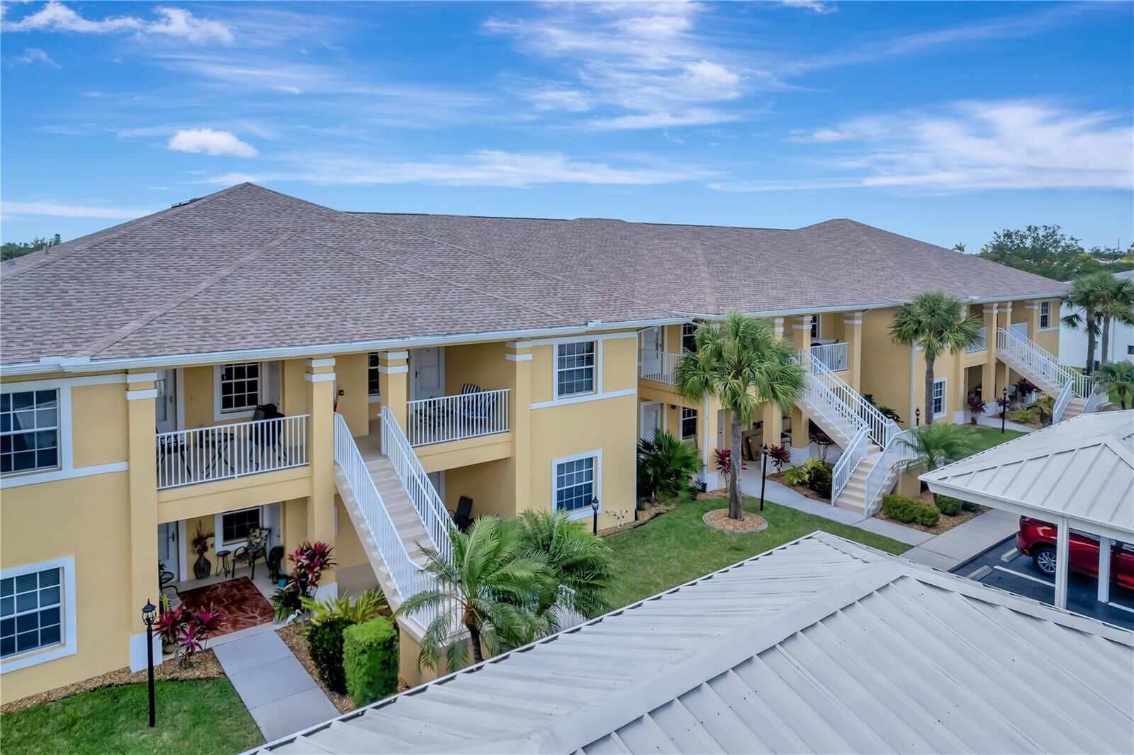 Property Photo: 1235 Saxony Circle 5202 FL 33983