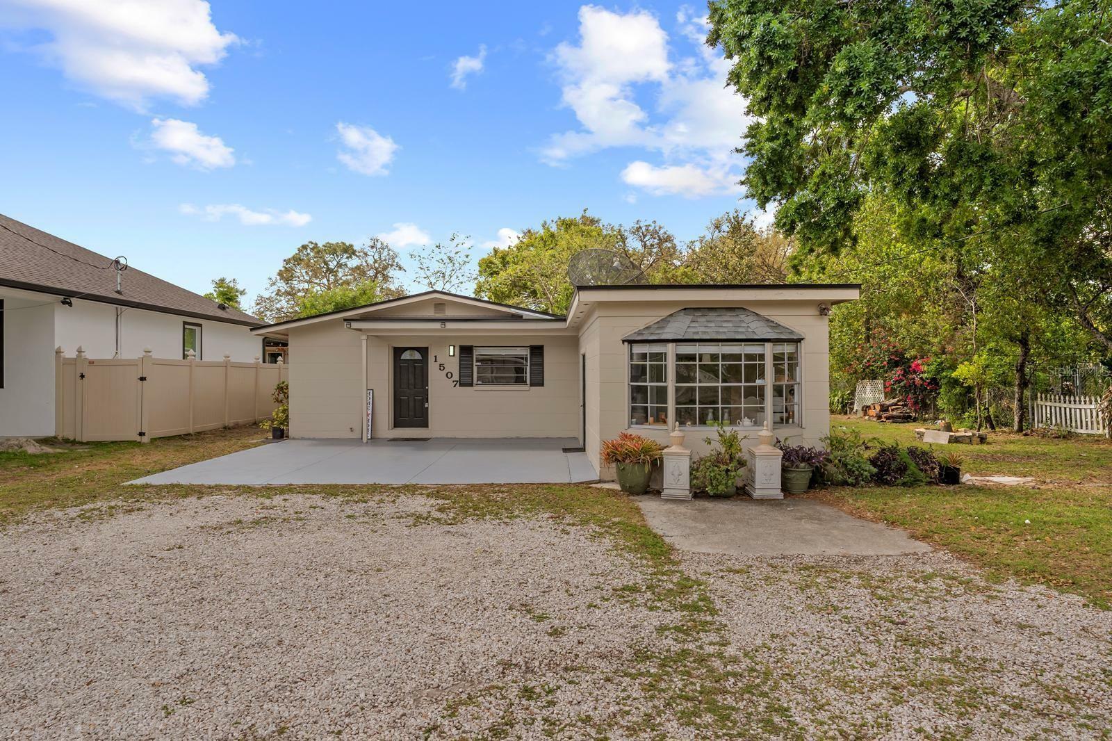 Property Photo: 1507 E Bougainvillea Avenue FL 33612