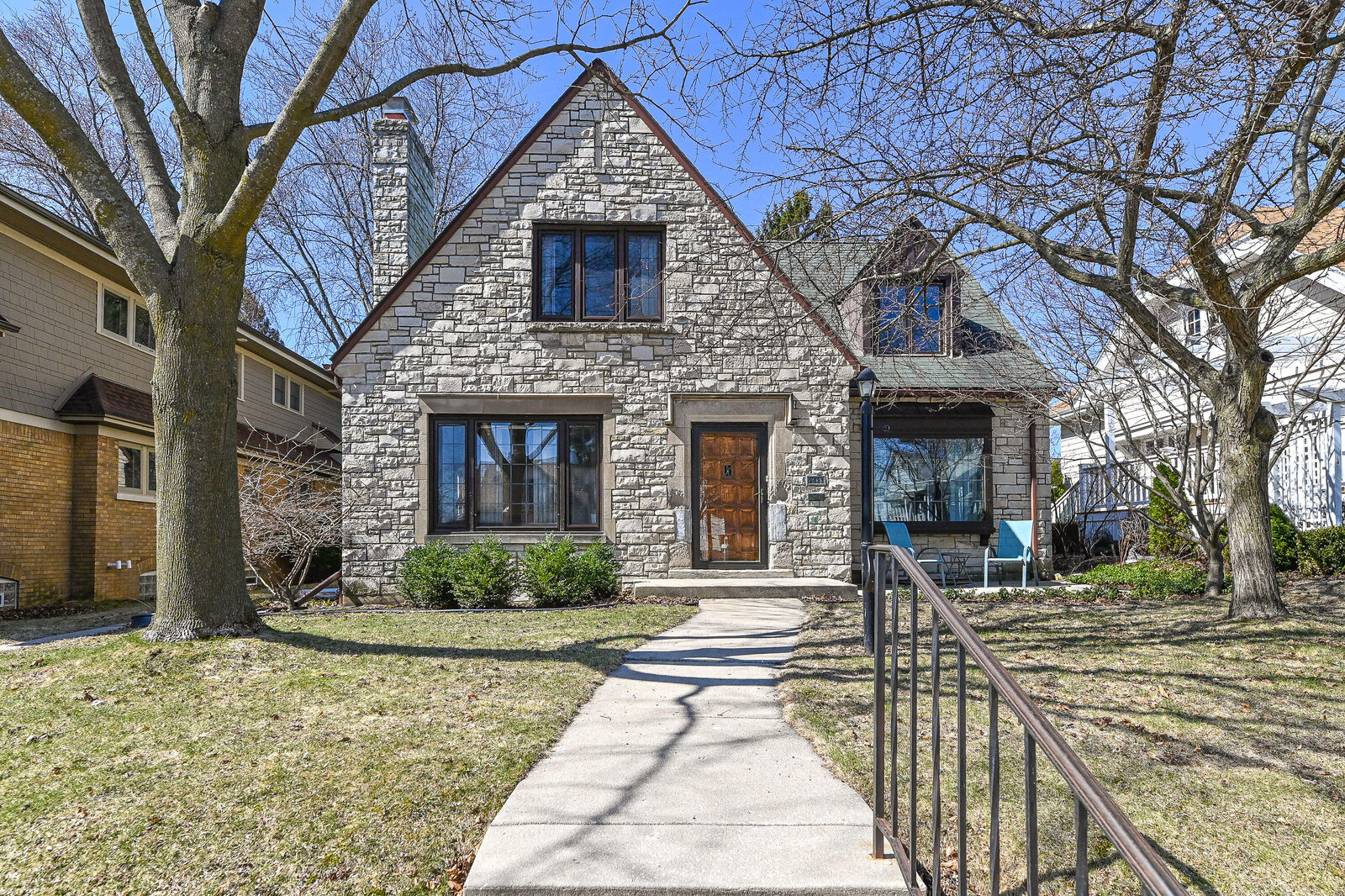 Property Photo:  2623 S Shore Dr  WI 53207 