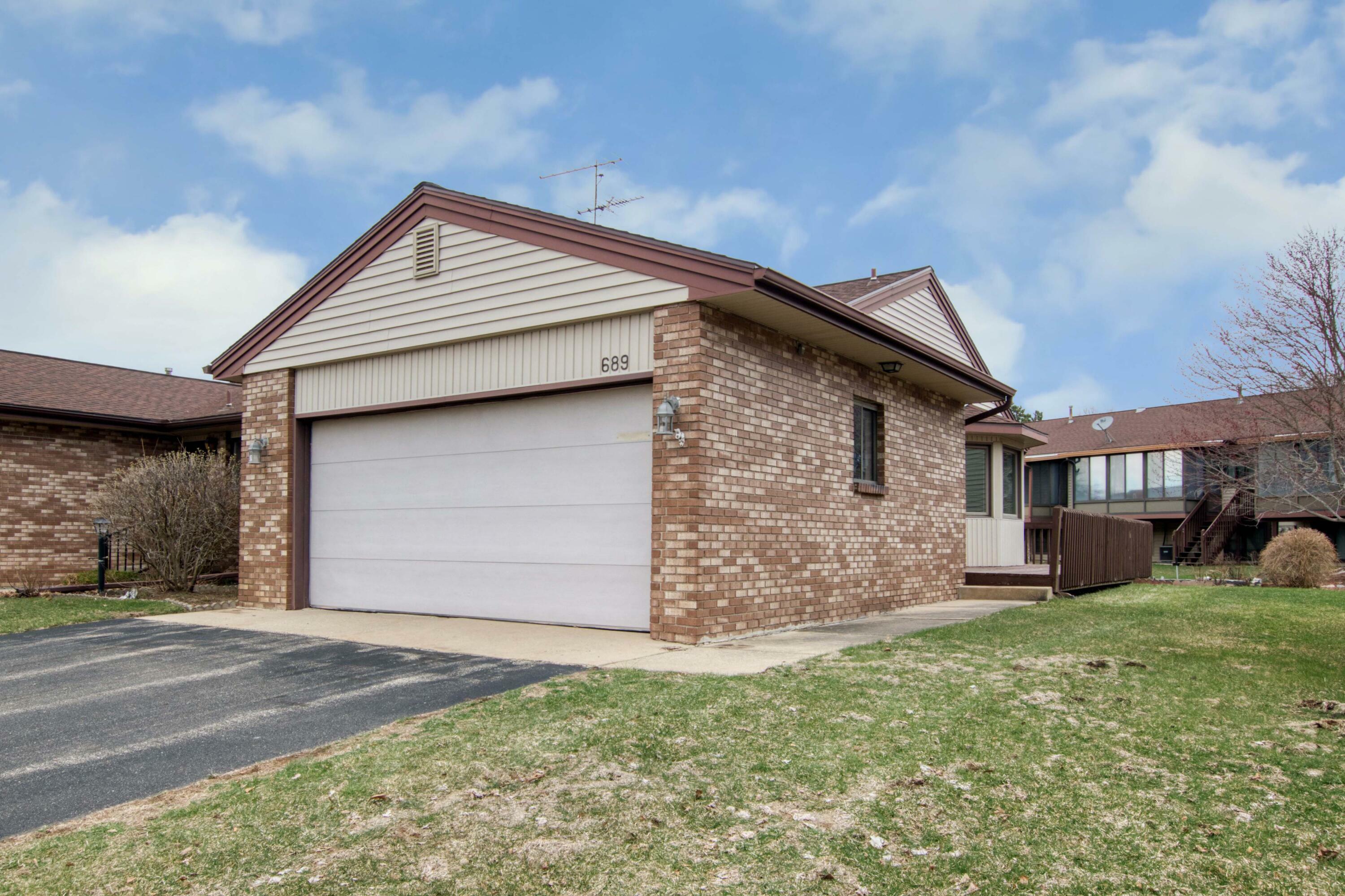 689 Gardenview Court SW  Byron Center MI 49315 photo