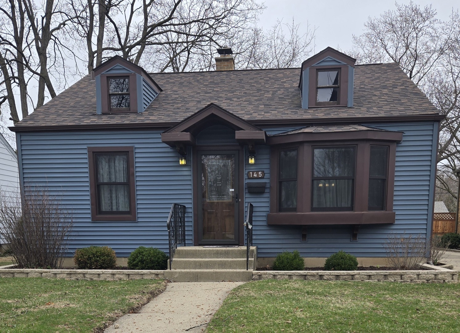 Property Photo: 145 N Eastern Avenue IL 60103