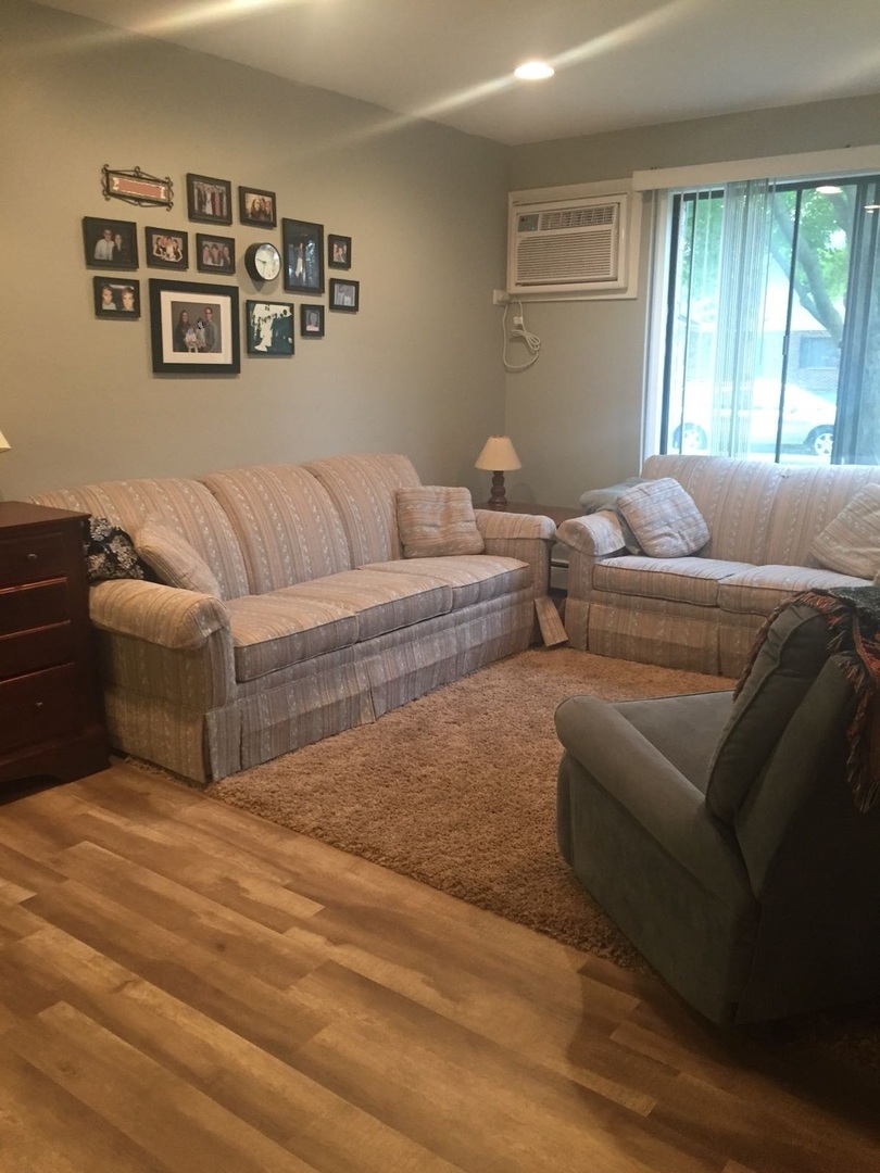 Property Photo: 435 Echo Lane 2 IL 60504