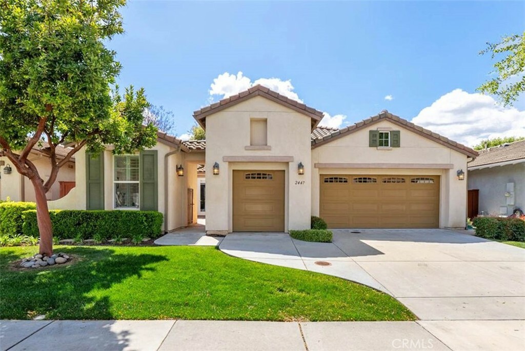 Property Photo:  2447 Traditions Loop  CA 93446 
