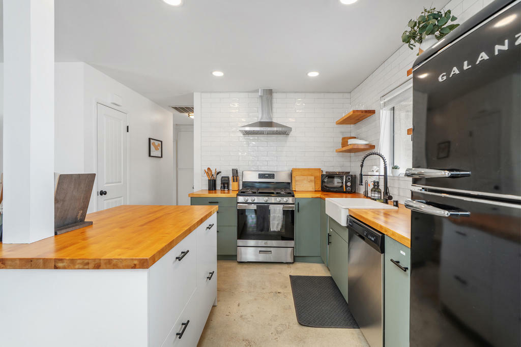 Property Photo: 7218 Mecca Road CA 92252