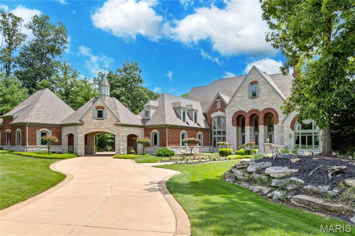 Property Photo: 4 Upper Whitmoor Drive MO 63304