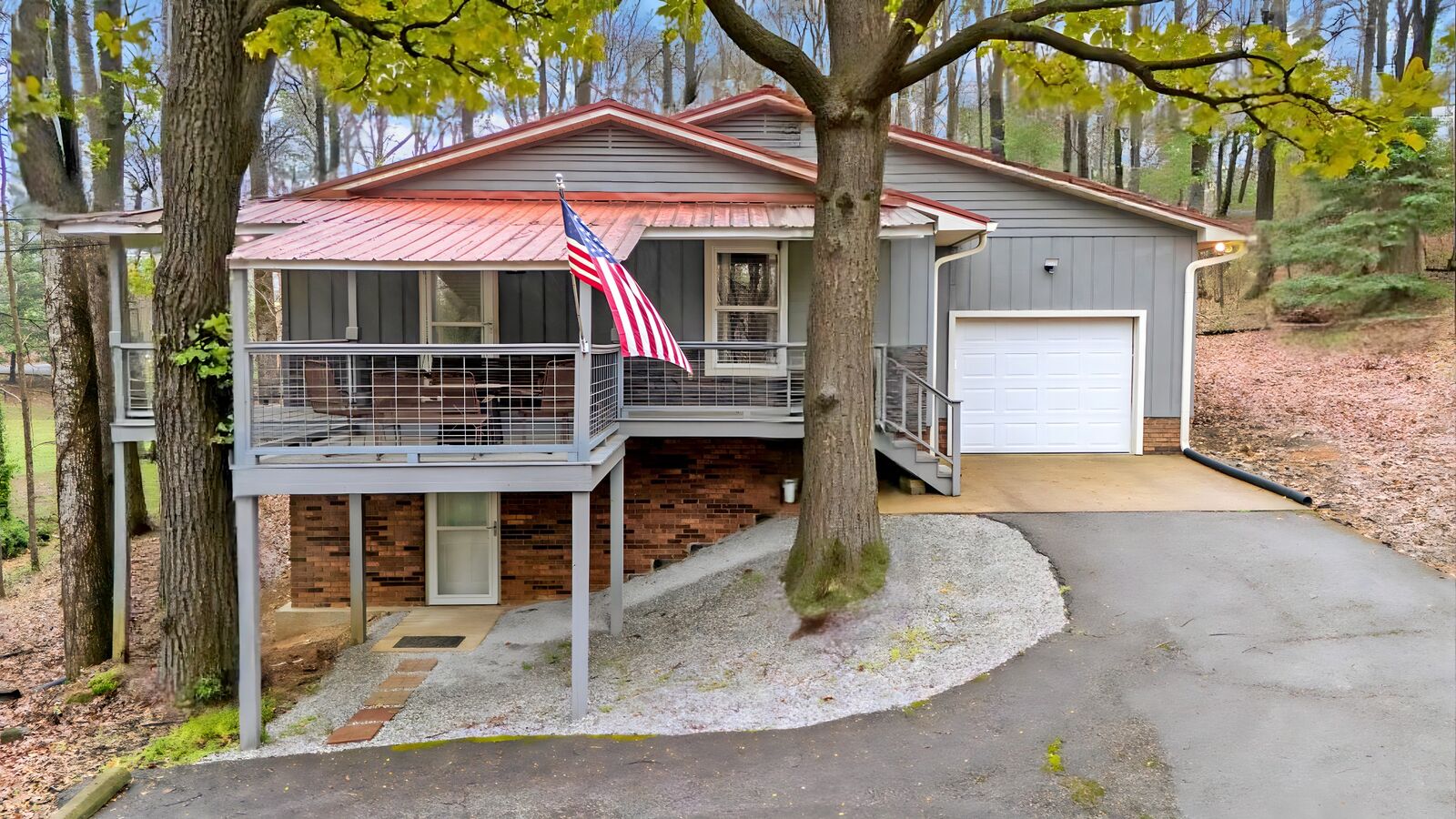 Property Photo:  403 Oakwood Dr  TN 38464 