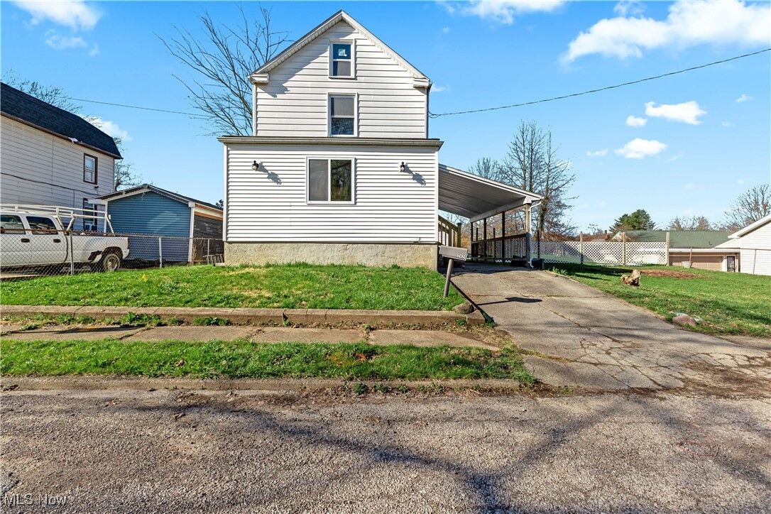Property Photo:  2424 Wilcox Street  OH 44509 