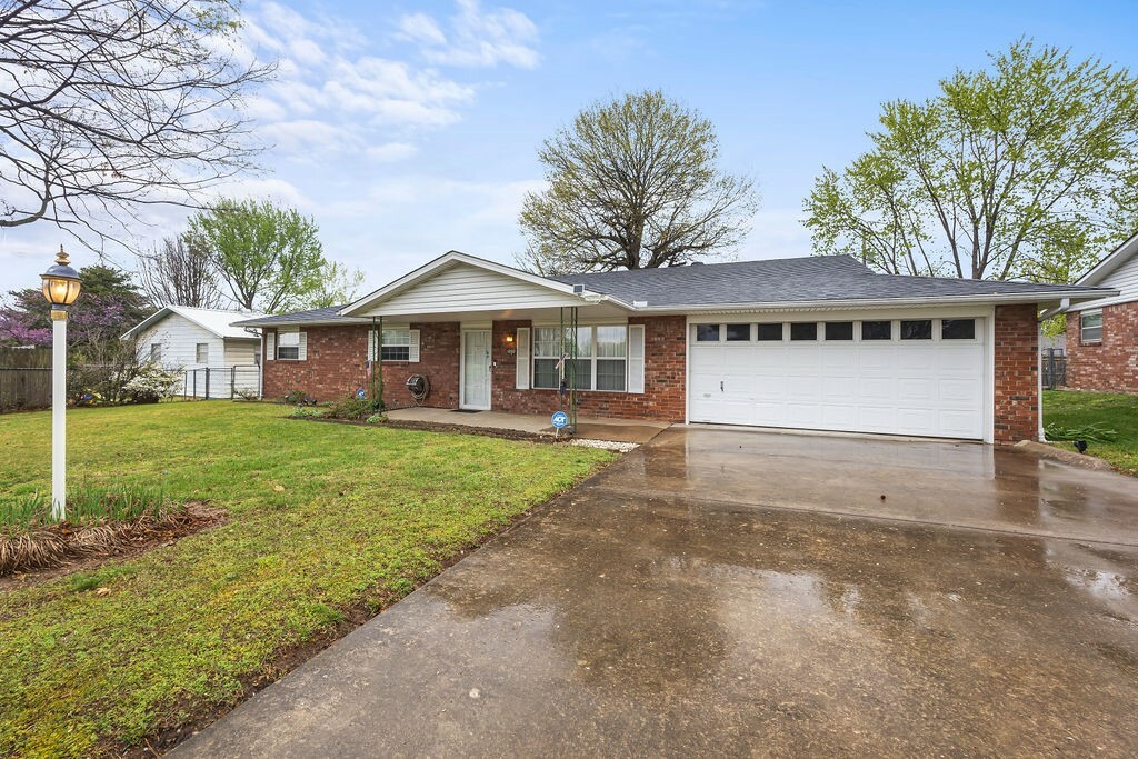 Property Photo: 3906 Chapman Avenue AR 72762