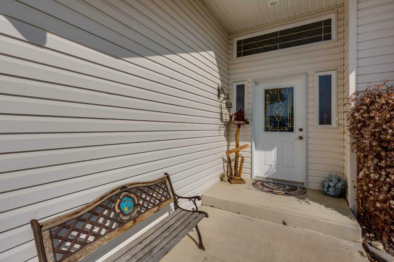 Property Photo: 10 Elana Crescent AB T4L 2K8