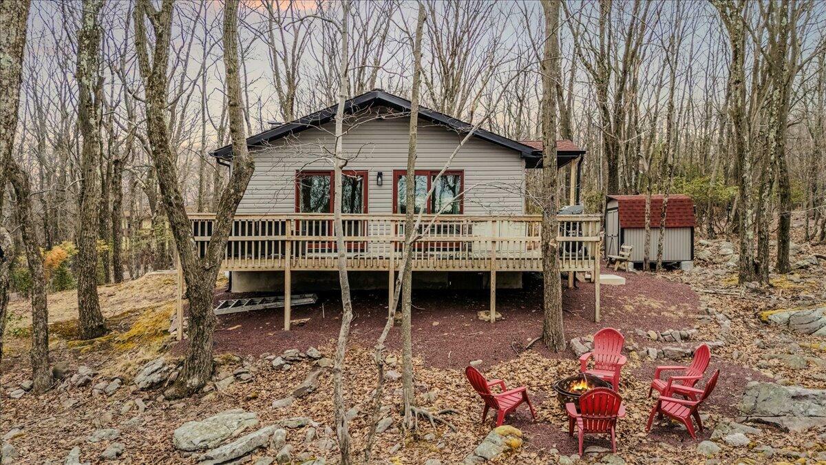 Property Photo: 137 Skye Drive PA 18624