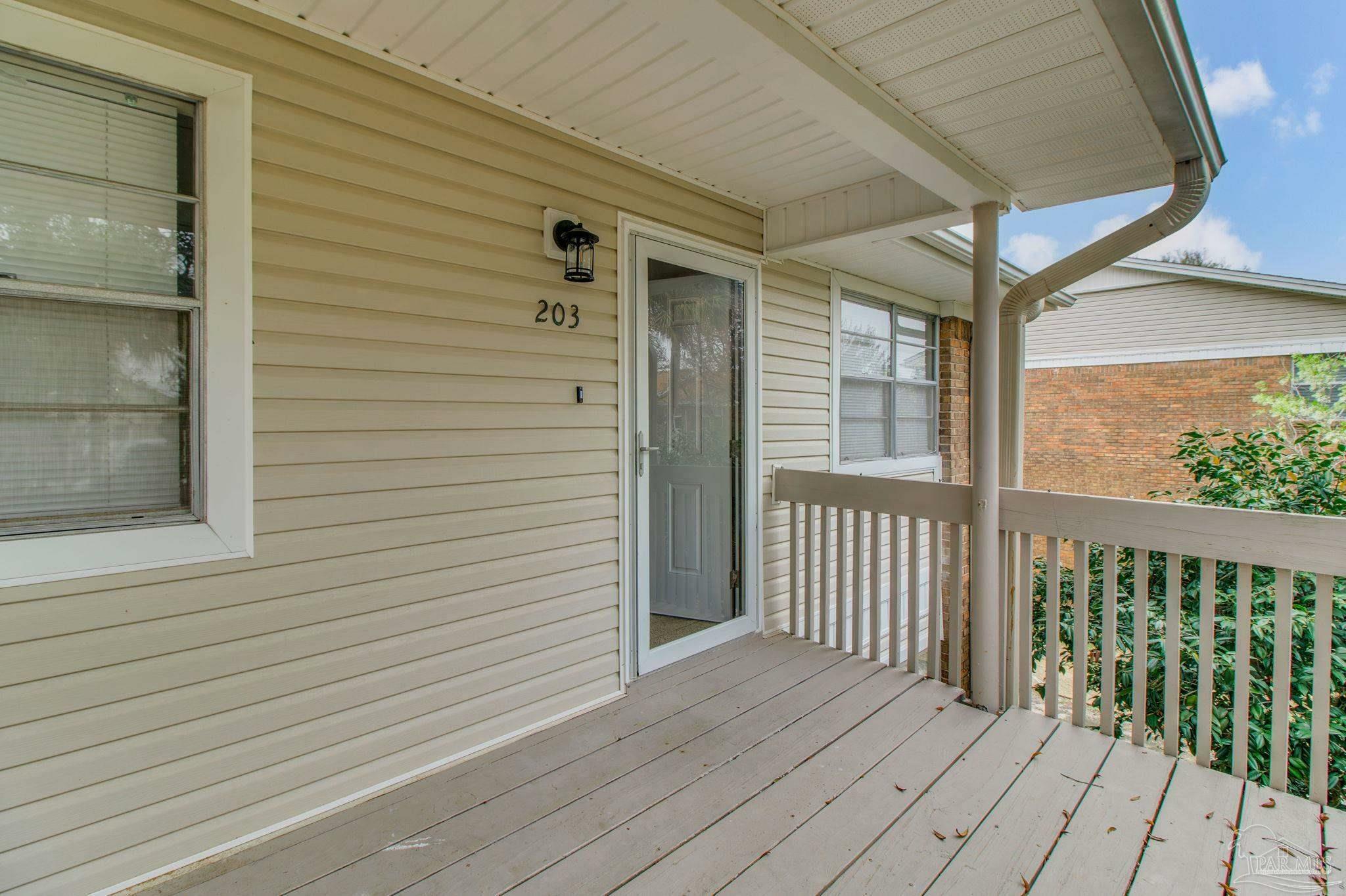 Property Photo: 1100 Shoreline Dr 203 FL 32561
