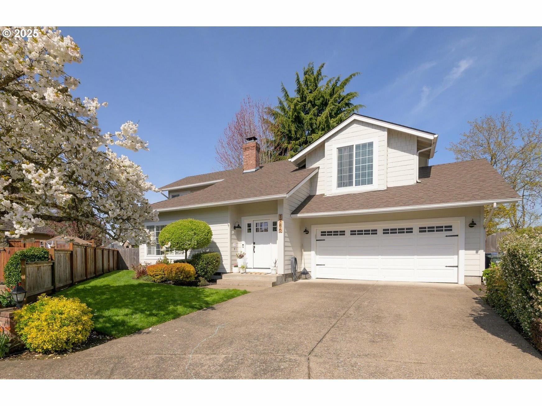 Property Photo: 1786 Duke Ct OR 97401