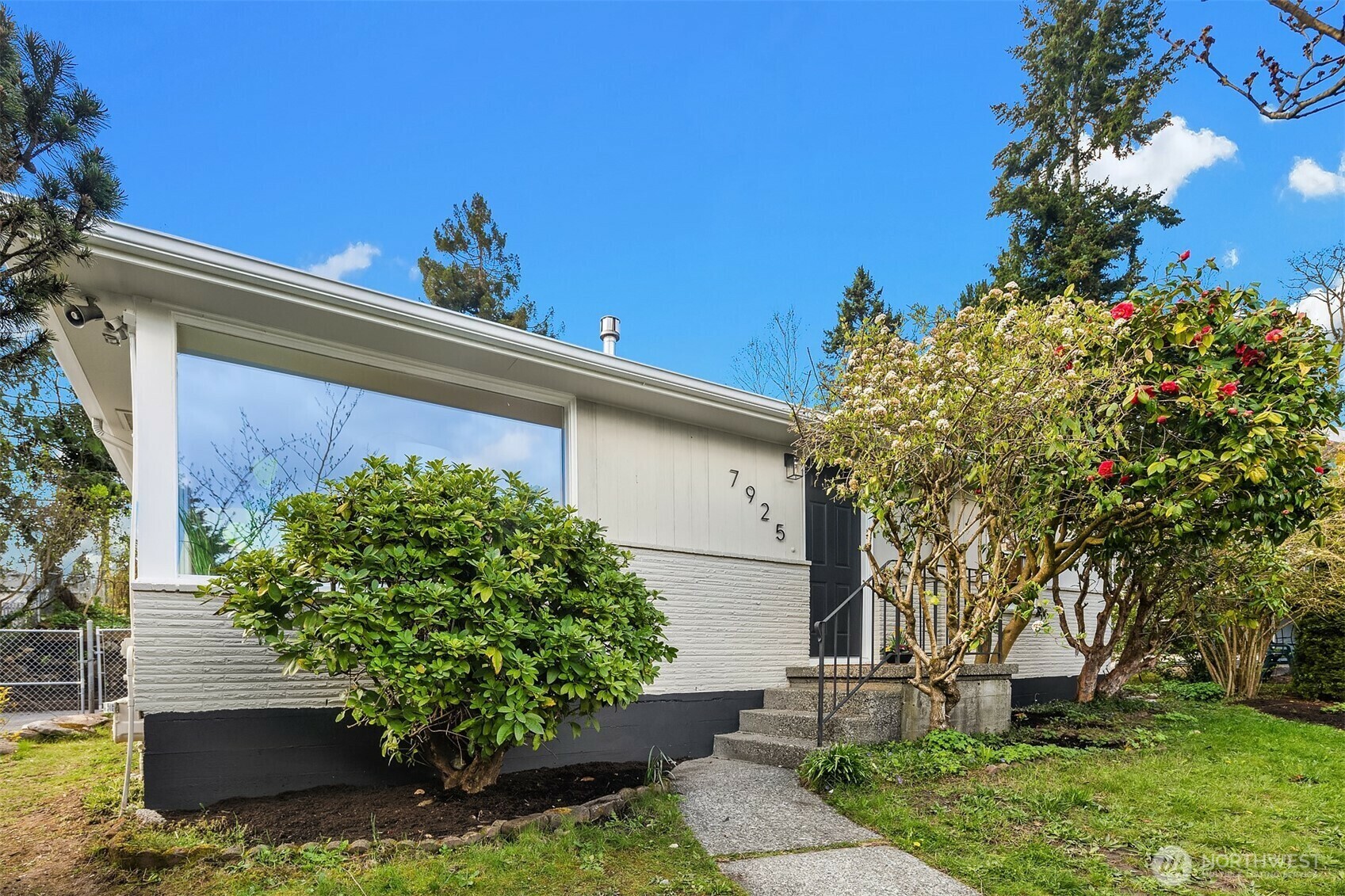 Property Photo: 7925 29th Avenue SW WA 98126
