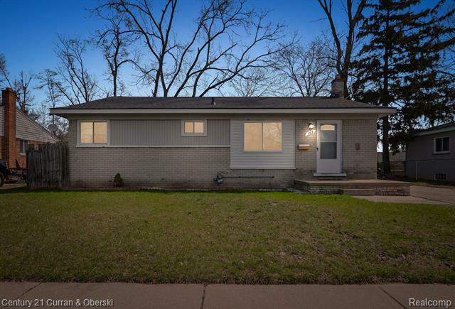 Property Photo: 865 Desoto Avenue MI 48198