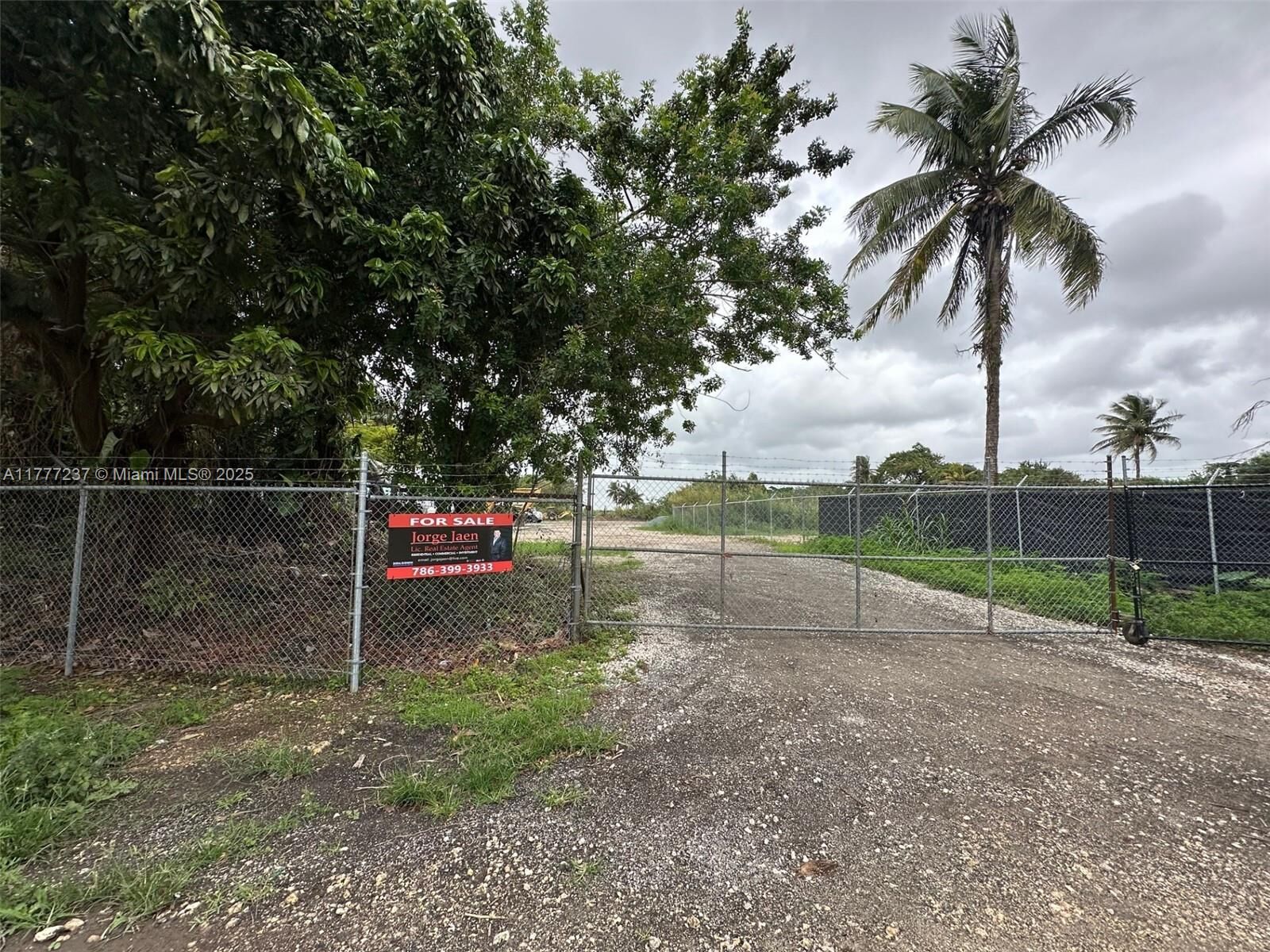 Property Photo: SW 122 Street FL 33196
