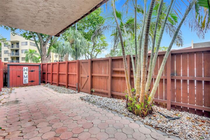 Property Photo: 6619 SW 116th Pl G7 FL 33173