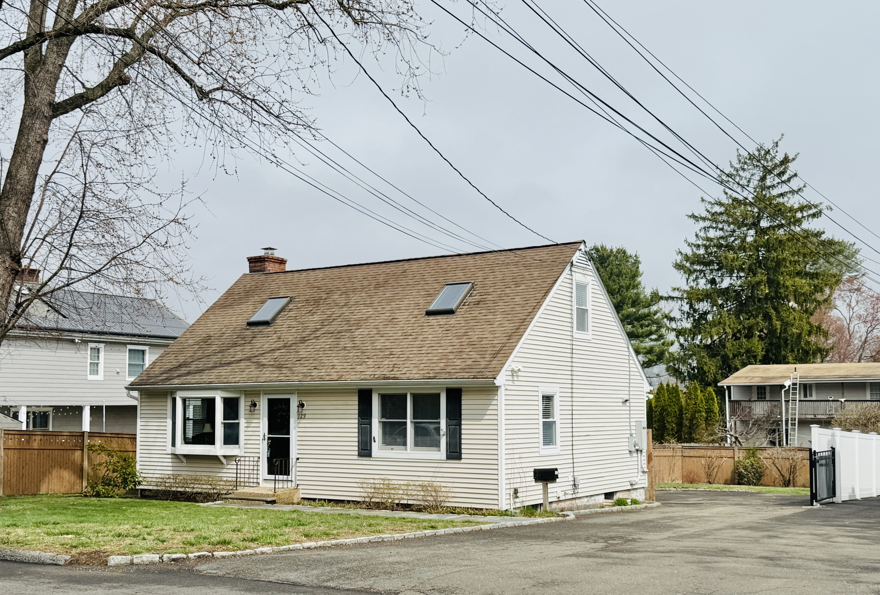 Property Photo:  129 Dora Street  CT 06902 