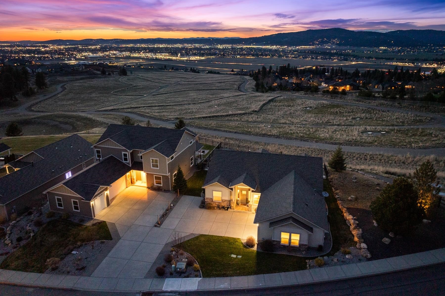 Property Photo: 15 S Legacy Ridge Dr WA 99019