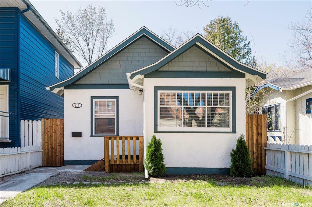 Property Photo: 217 R Avenue S SK S7M 2Y9