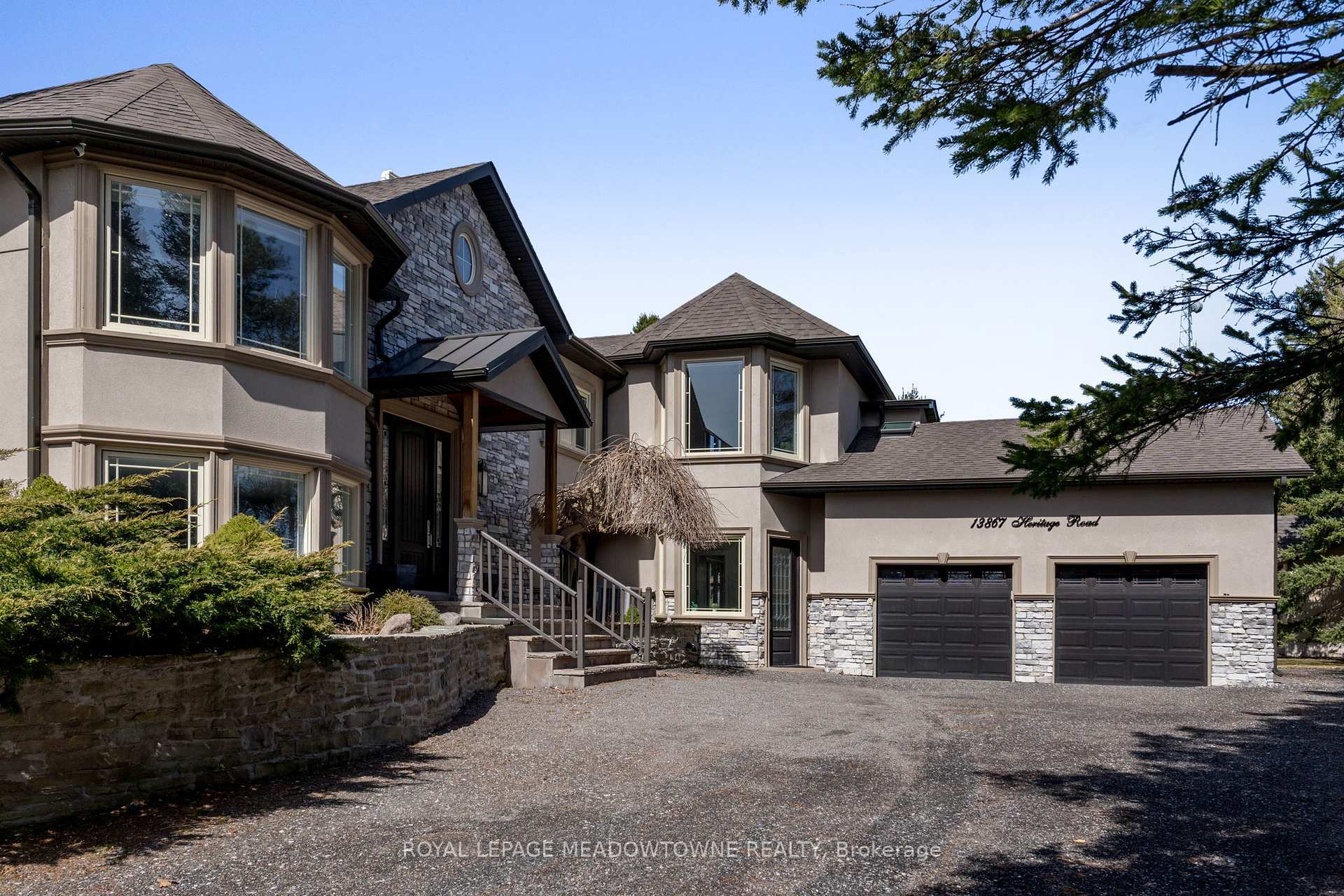 Property Photo: 13867 Heritage Road ON L7C 3E9