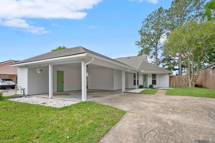 Property Photo:  1636 W Fairview Dr  LA 70816 