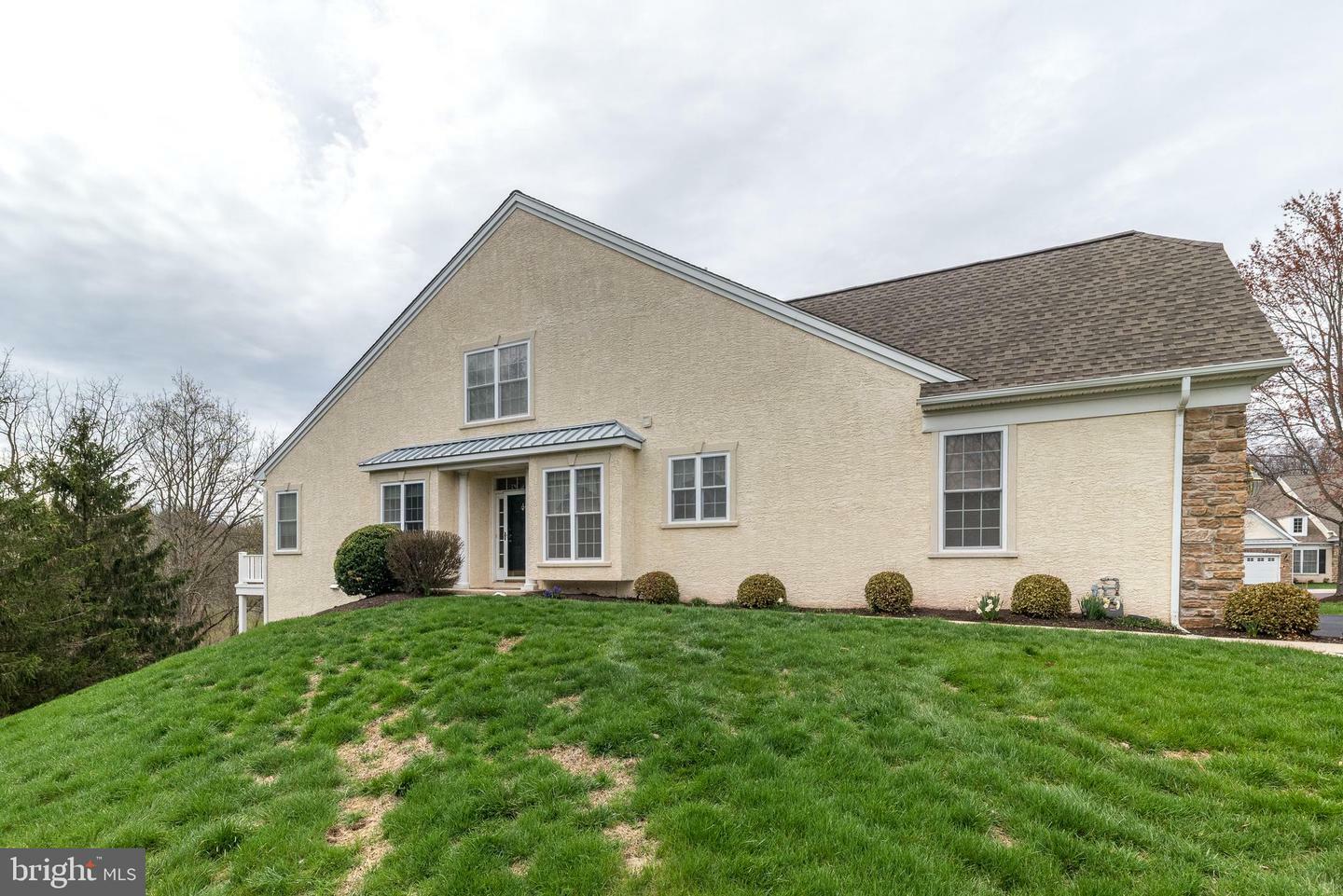 Property Photo: 399 Brittany Court PA 18964