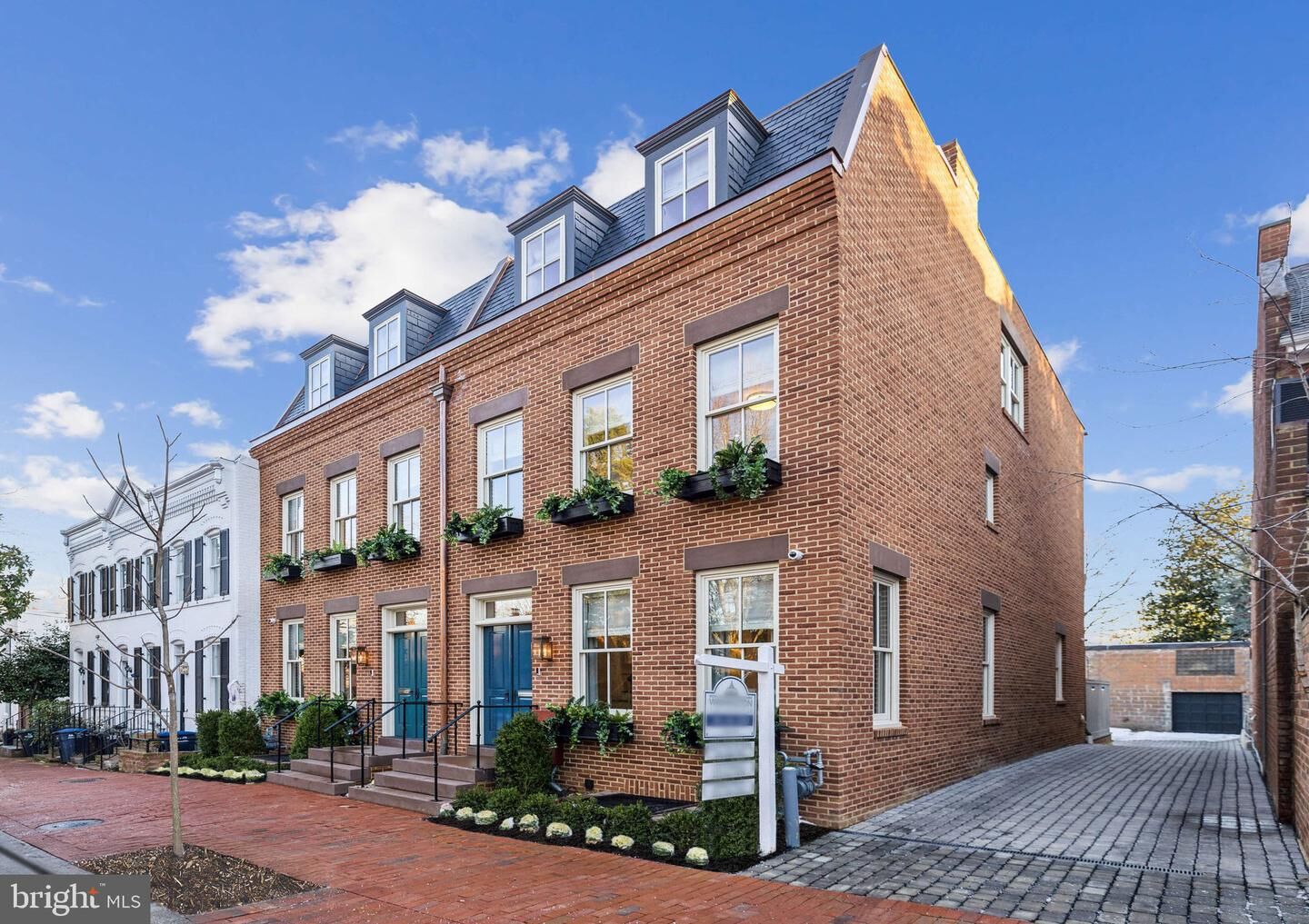 Property Photo: 3314 1/2 Volta Place NW DC 20007