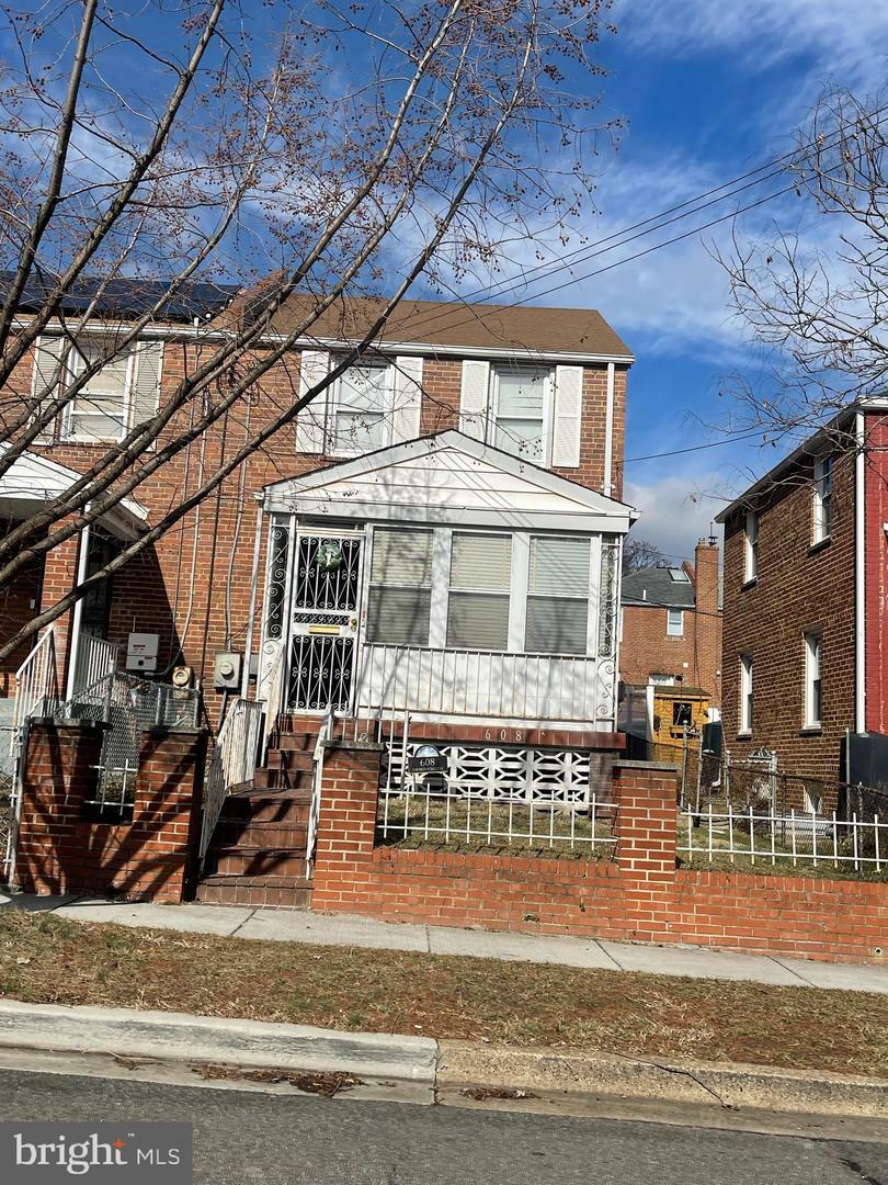 Property Photo: 608 Emerson Street NE DC 20017