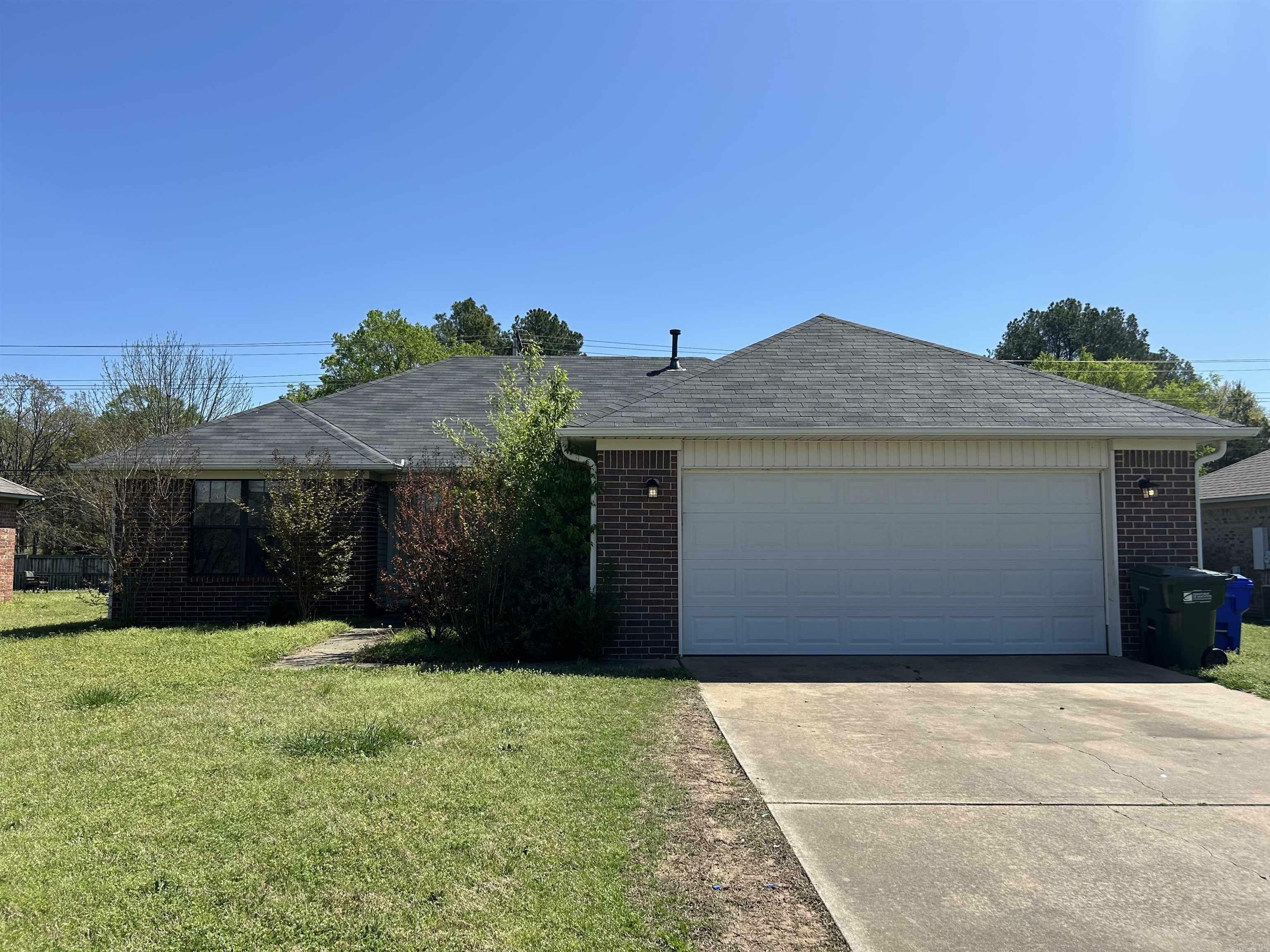 Property Photo: 1410 Huebner Street AR 72032