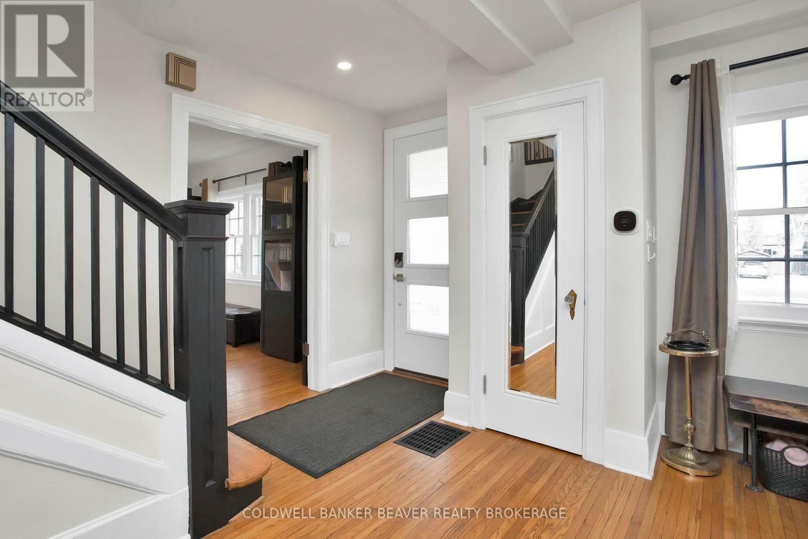 Property Photo: 76 Cavendish Crescent ON N6H 1A4