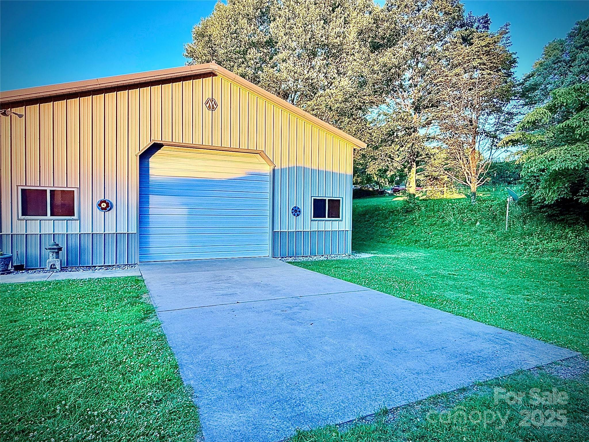 Property Photo: 520 Loop Road NC 28792