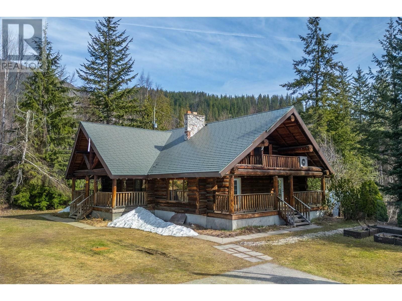 Property Photo: 1130 Montana Place BC V0E 2S0