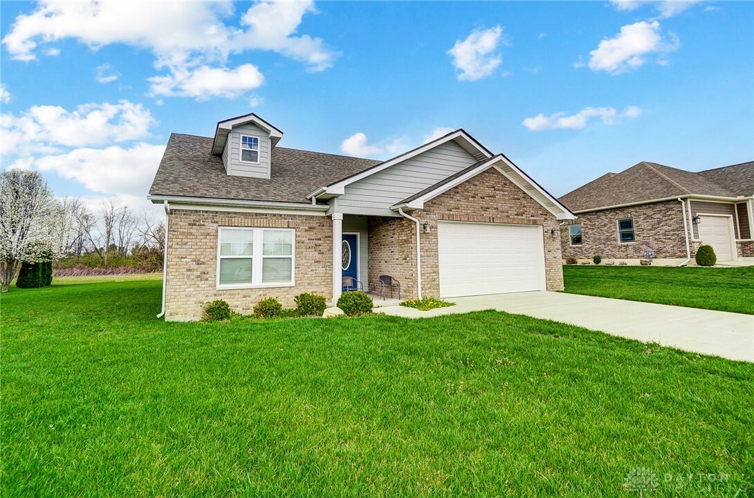 Property Photo: 567 Golden Maple Avenue OH 45309