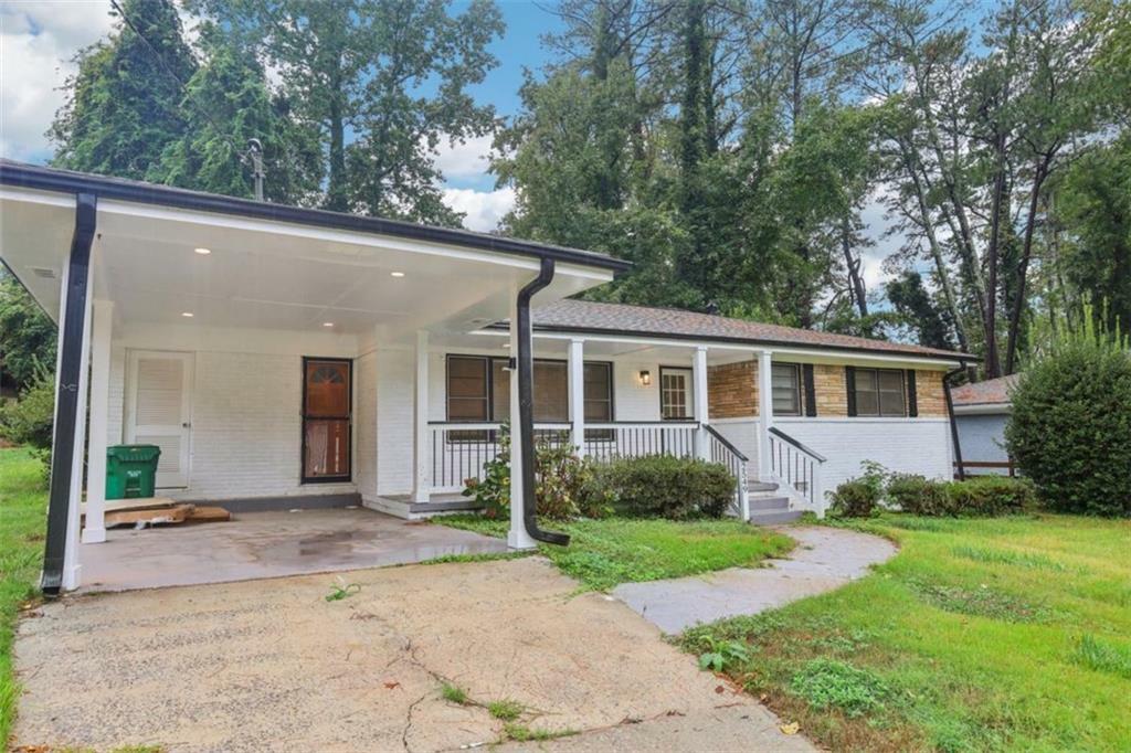Property Photo: 2549 Fontaine Circle GA 30032
