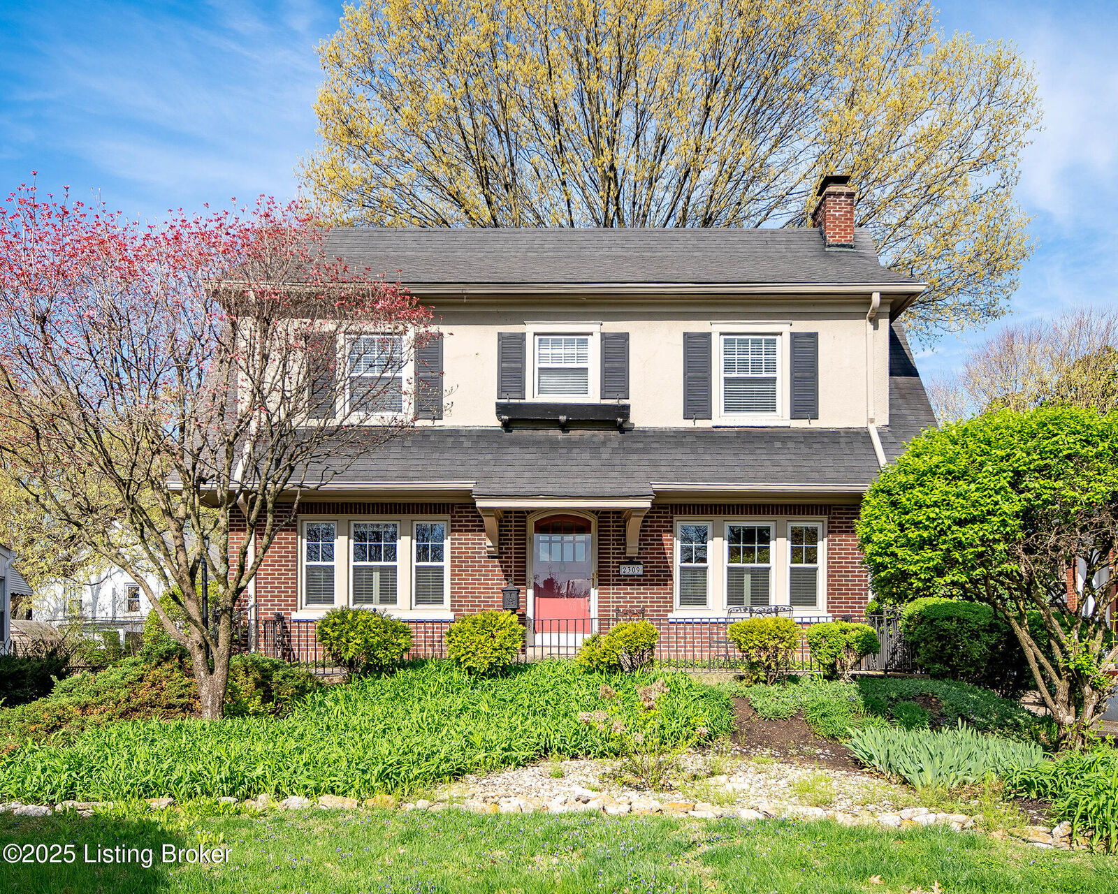 Property Photo: 2309 Strathmoor Blvd KY 40205