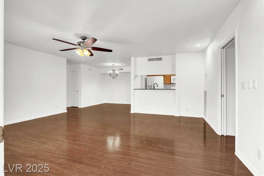 Property Photo: 697 Oakmont Avenue 3311 NV 89109