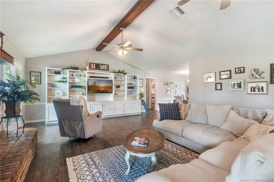Property Photo: 2814 E Tank Farm Road LA 70607