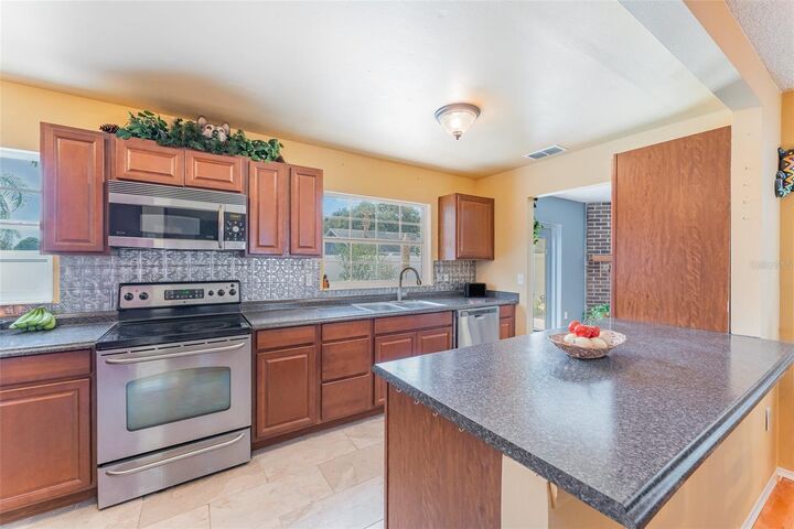 Property Photo: 1545 Sailpoint Drive FL 33830