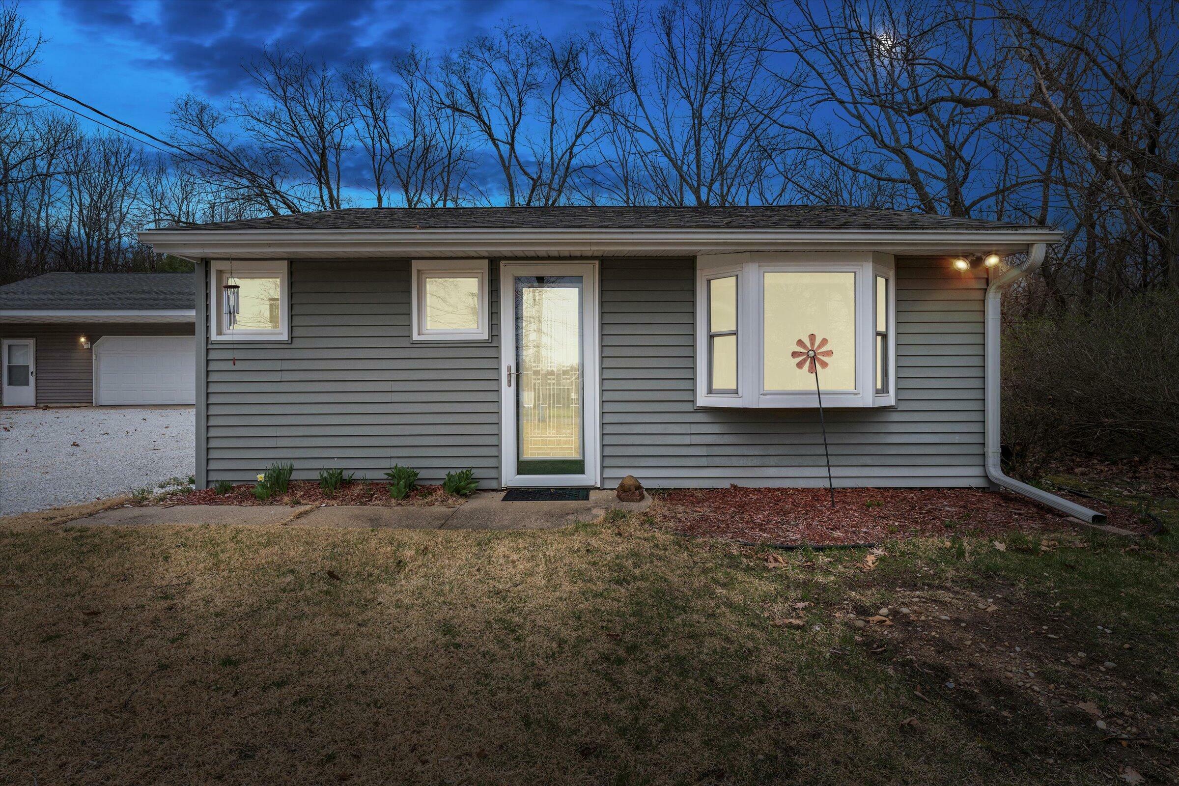 Property Photo:  15850 Oak Street  MI 49045 