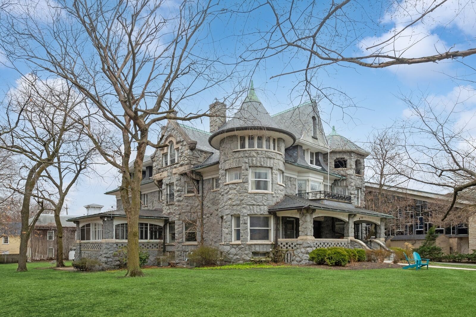 Property Photo: 1232 Ridge Avenue IL 60202