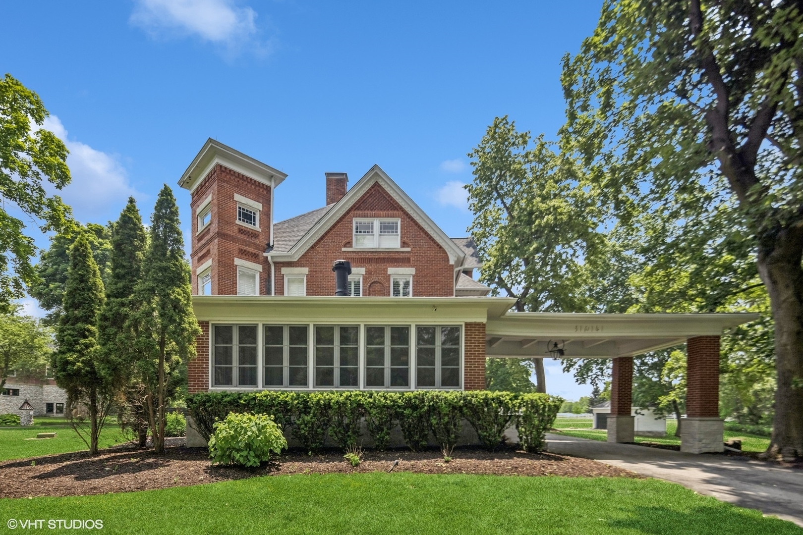 Property Photo: 31W141 Army Trail Road IL 60184