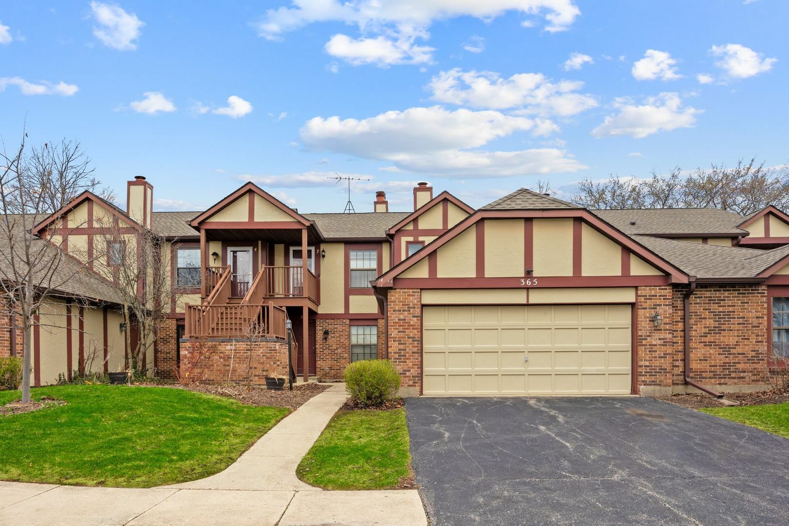 Property Photo:  365 Farnsworth Court 7  IL 60137 